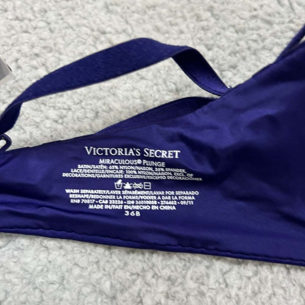Victoria's Secret Miraculous Plunge Bra in Blue